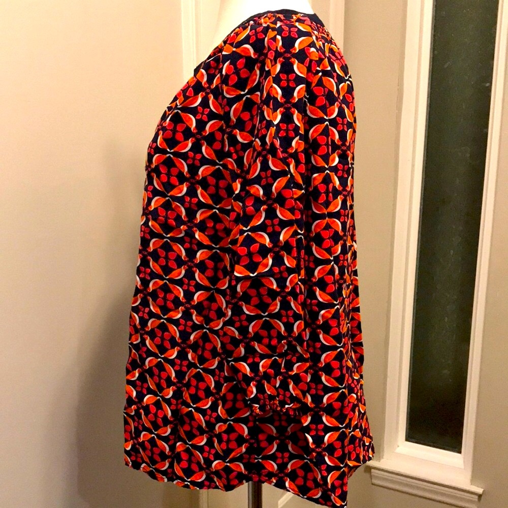 ‼️LAST DAY‼️ CROWN & IVY Popover Top - Picture 4 of 7